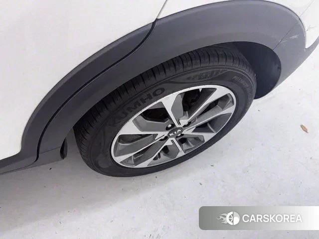 Kia Stonic id 3096028 из Кореи 10