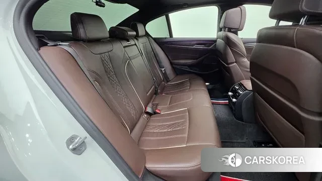 BMW 5 Series (G30) id 3646216 из Кореи 10