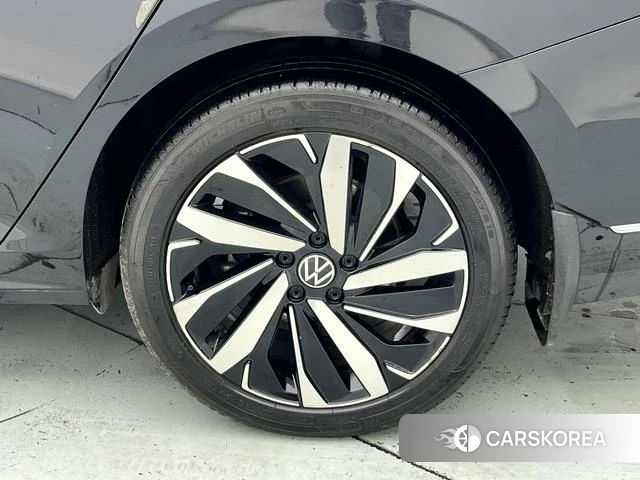 Volkswagen Passat id 4335865 из Китая 10