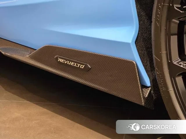 Lamborghini Revuelto id 3757709 из Кореи 10