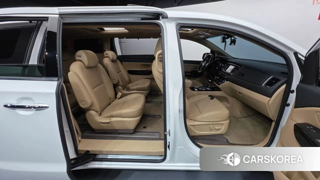 Kia The New Carnival id 4667248 из Кореи 10