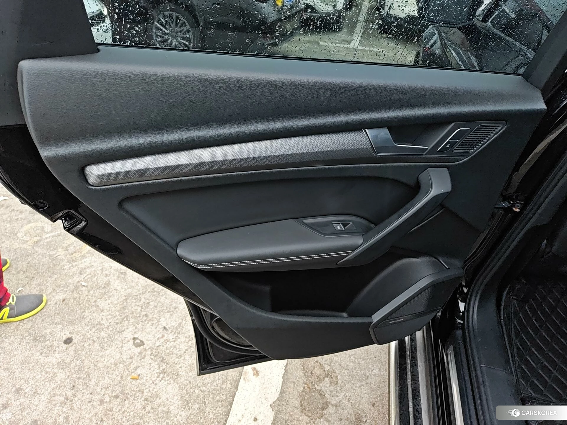 Audi Q5L id 4512469 из Китая 10