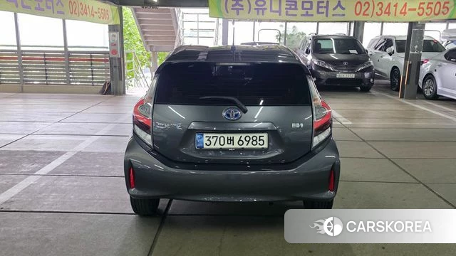Toyota Prius C id 4746165 из Кореи 10