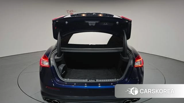 Maserati Ghibli id 4245220 из Кореи 10