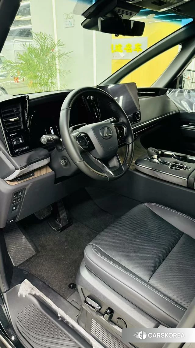 Lexus LM id 4239573 из Китая 10