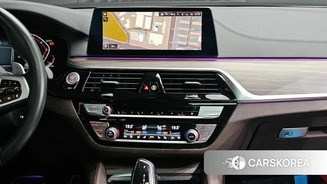 BMW 5 Series (G30) id 3800916 из Кореи 10