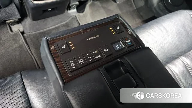 Lexus New ES300h id 3631863 из Кореи 10