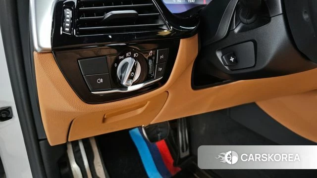 BMW 5 Series (G30) id 4343295 из Кореи 10