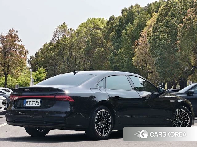 Audi A7L id 4259733 из Китая 10