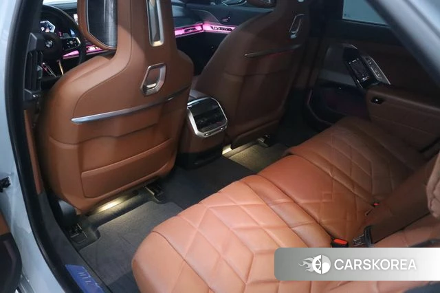 BMW 7 Series (G70) id 3864618 из Кореи 10