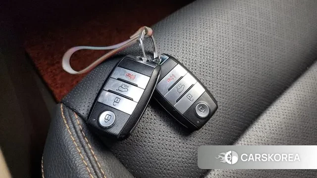 Kia Stonic id 3520632 из Кореи 10