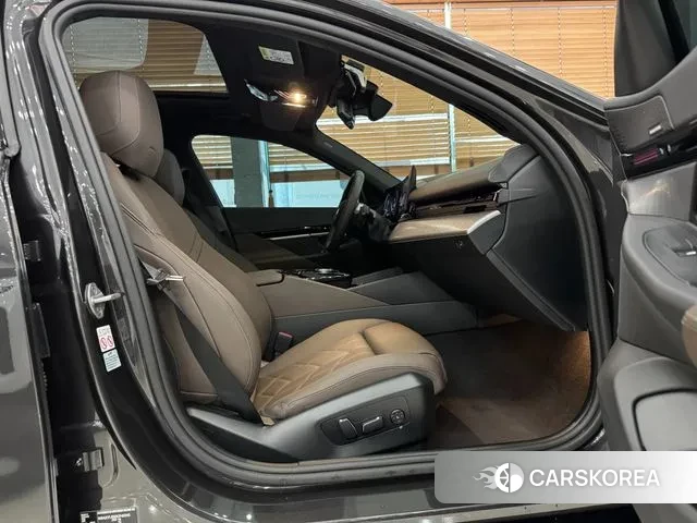 BMW 5 Series (G60) id 3026705 из Кореи 10