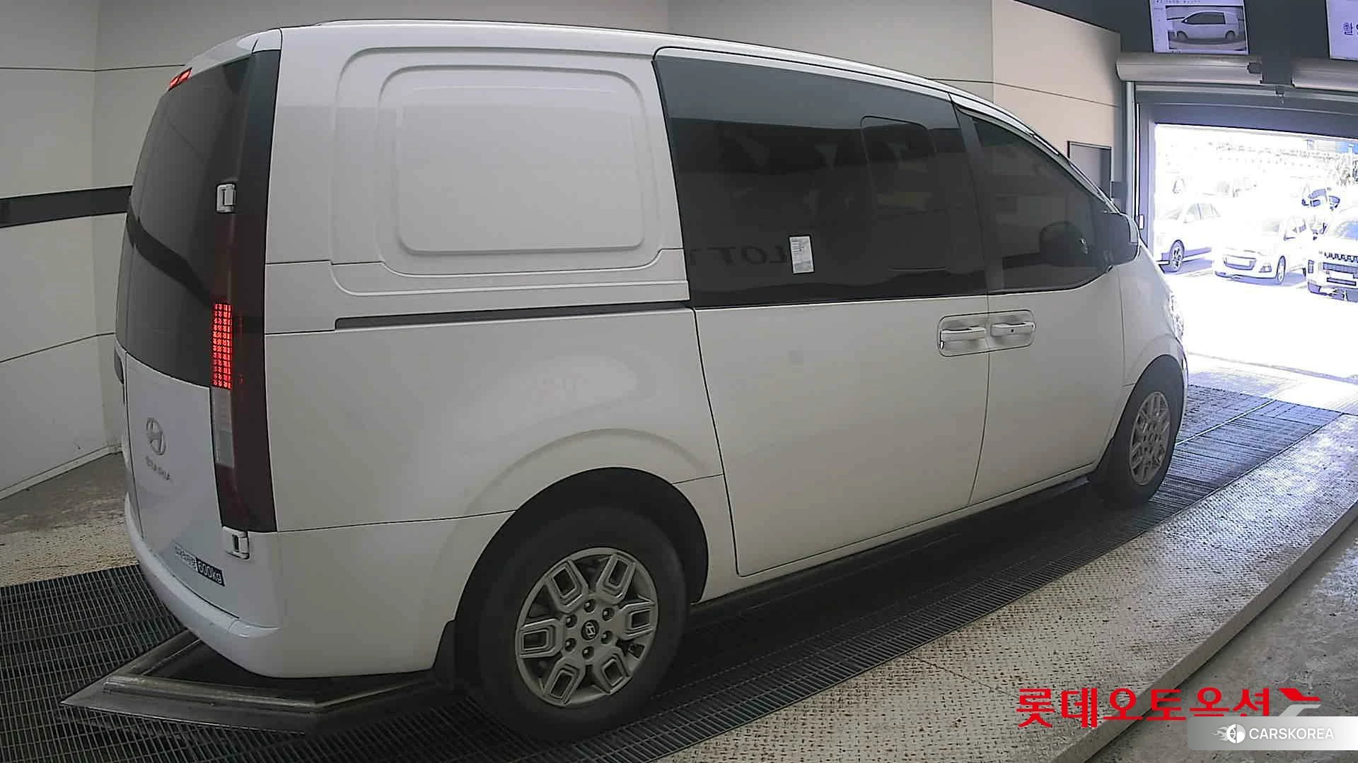 Hyundai Staria Hybrid id 4902398 из Кореи 10