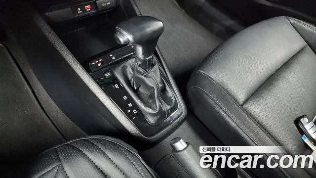 Kia Stonic id 2690332 из Кореи 10