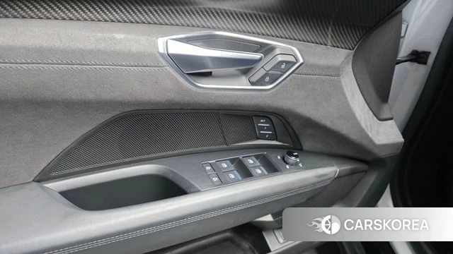 Audi e-Tron GT id 4344063 из Кореи 10