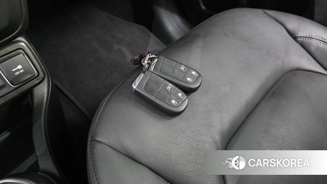 Jeep Renegade id 4746583 из Кореи 10