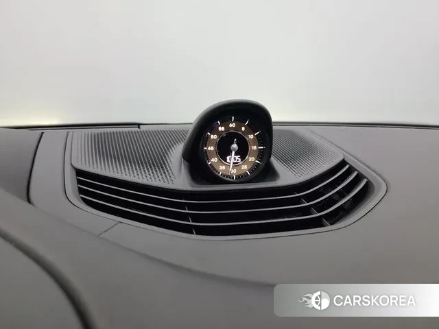 Porsche Taycan id 3706845 из Кореи 10