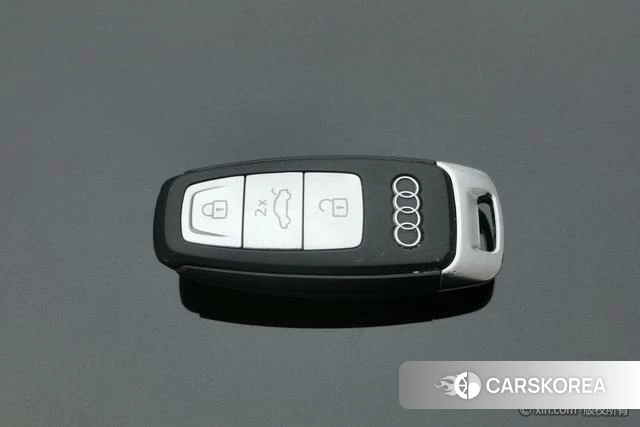 Audi A7L id 4272722 из Китая 10