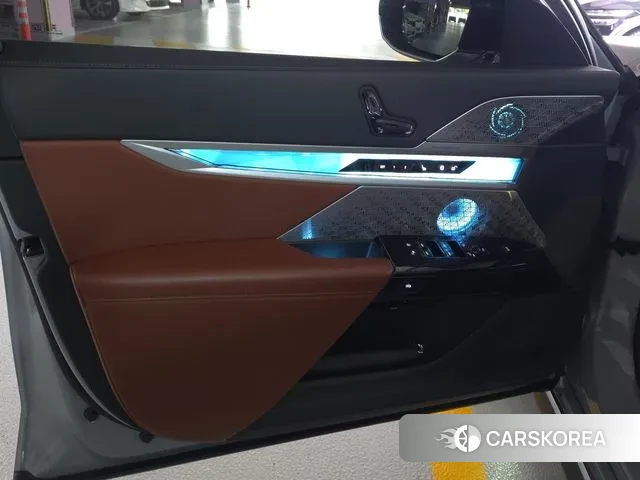 BMW 7 Series (G70) id 3288598 из Кореи 10