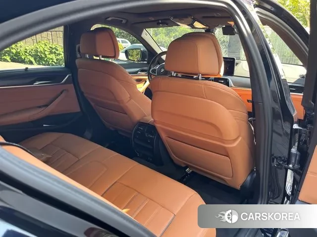 BMW 5 Series (G30) id 3021361 из Кореи 10