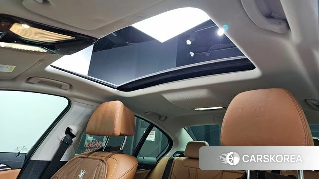 BMW 5 Series (G30) id 3898833 из Кореи 10