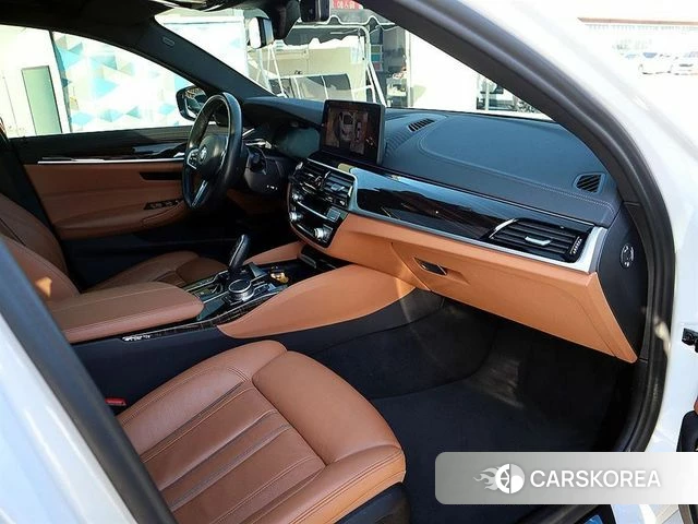 BMW 5 Series (G30) id 4406282 из Кореи 10