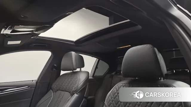 BMW 5 Series (G30) id 3348165 из Кореи 10