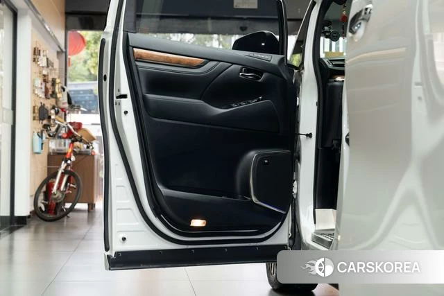 Toyota Elfa id 4239750 из Китая 10