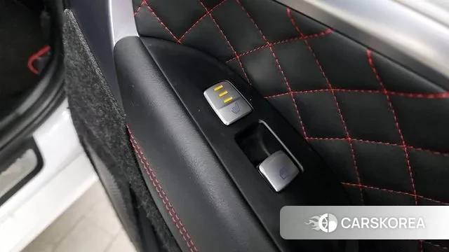 Genesis G70 id 3666473 из Кореи 10