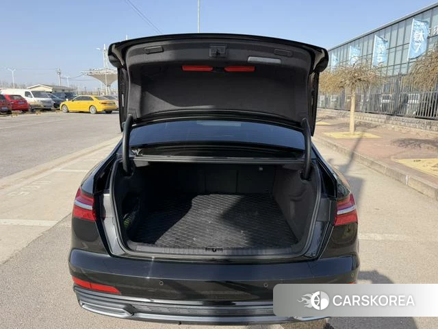 Audi A6L id 4276122 из Китая 10