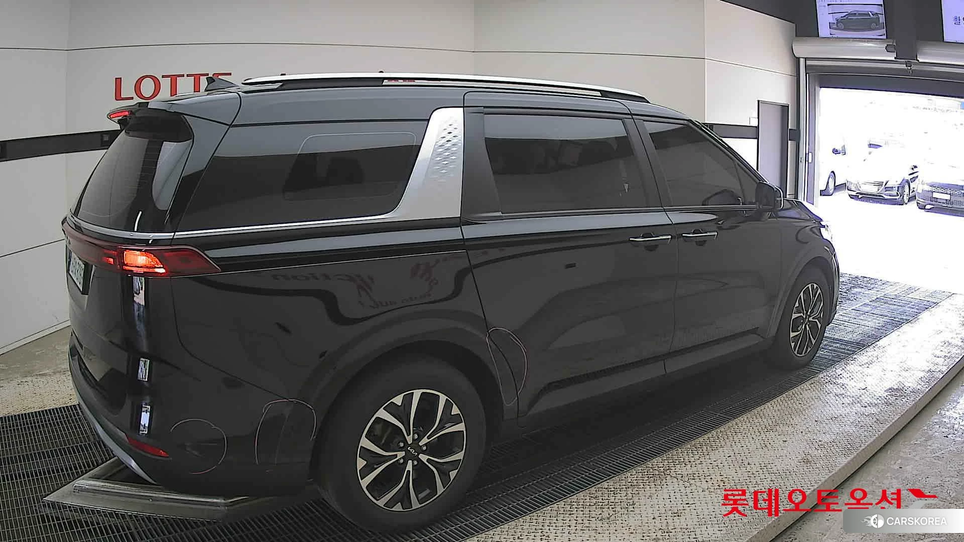 Kia Carnival id 4347393 из Кореи 10