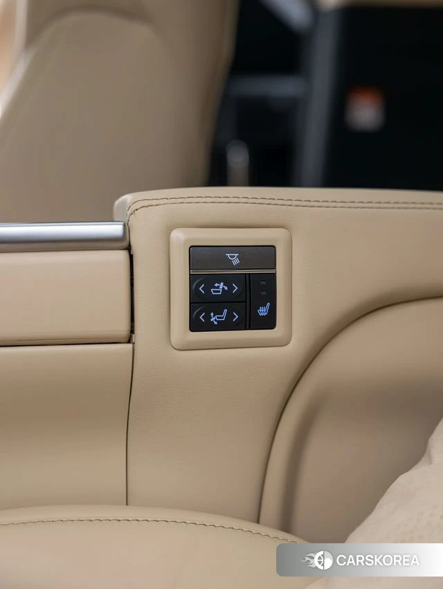 Toyota Elfa id 4253699 из Китая 10