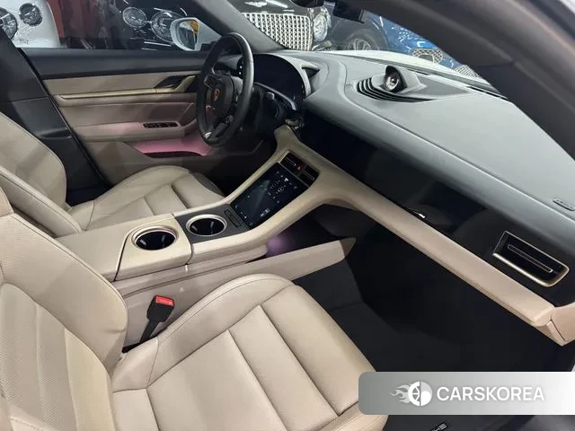 Porsche Taycan id 3231388 из Кореи 10