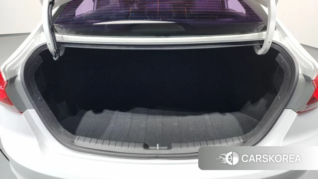 Hyundai Avante AD id 3873752 из Кореи 10