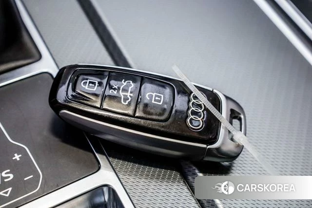 Audi A7L id 4256884 из Китая 10