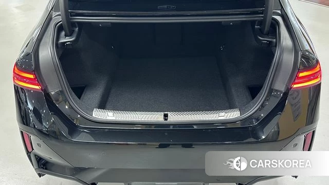 BMW 5 Series (G60) id 4904410 из Кореи 10