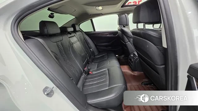 BMW 5 Series (G30) id 3024579 из Кореи 10