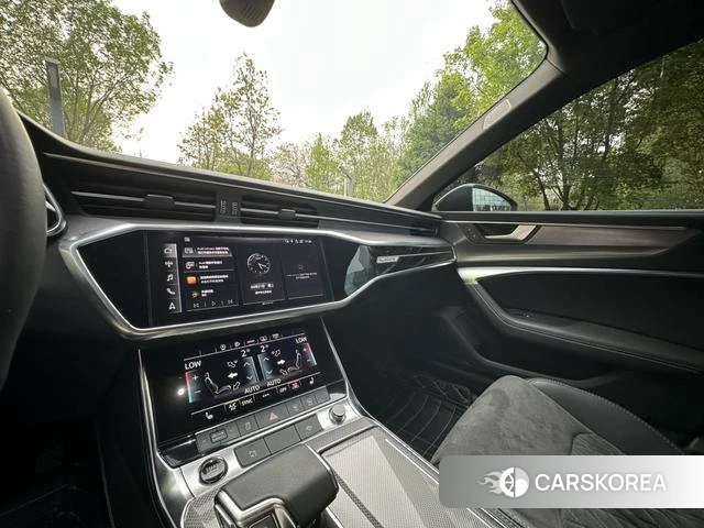 Audi A6L id 4222045 из Китая 10
