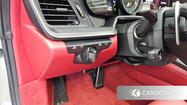 Porsche 911(992) id 4640627 из Кореи 10