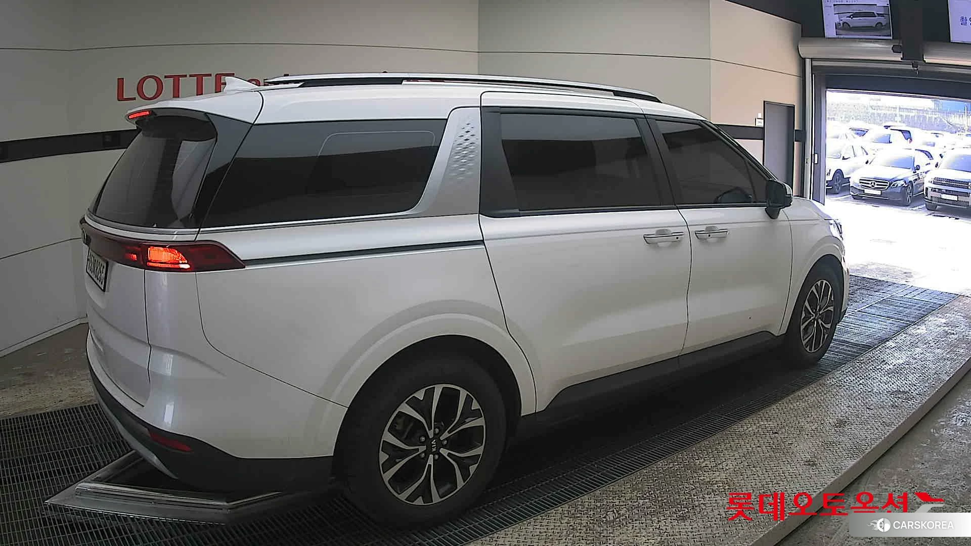 Kia Carnival id 3882160 из Кореи 10