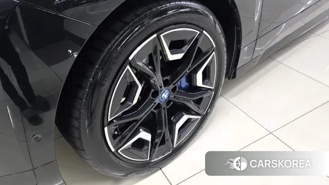 BMW iX id 3711677 из Кореи 10