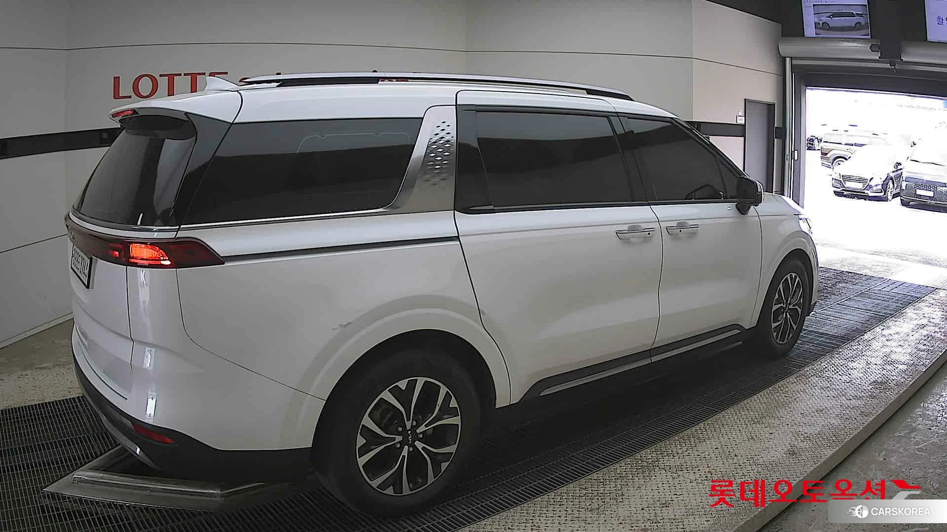 Kia Carnival id 4347368 из Кореи 10