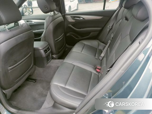 Cadillac CT5 id 3857937 из Китая 10