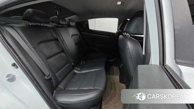 Hyundai Avante AD id 4390621 из Кореи 10
