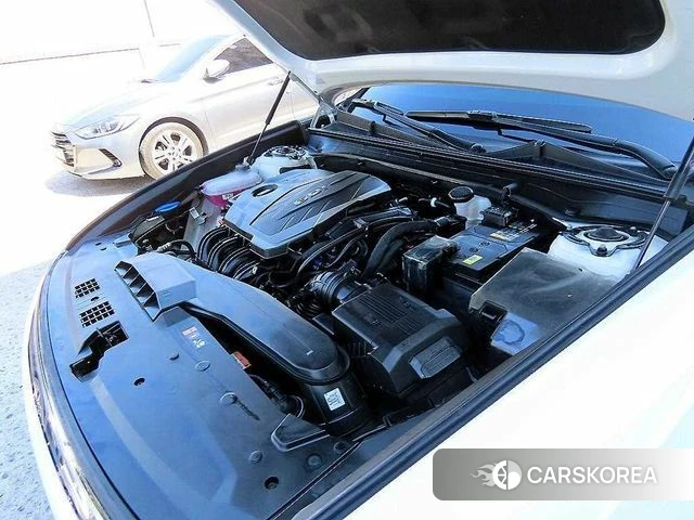 Hyundai Grandeur (GN7) id 3909992 из Кореи 10