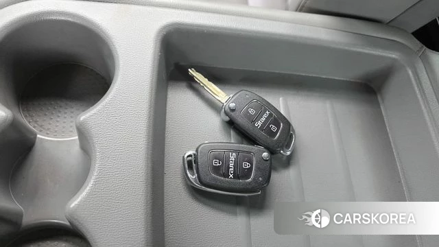 Hyundai The New Grand Starex id 3853309 из Кореи 10