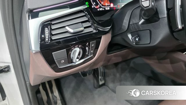 BMW 5 Series (G30) id 4444869 из Кореи 10