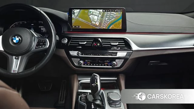 BMW 5 Series (G30) id 4243947 из Кореи 10