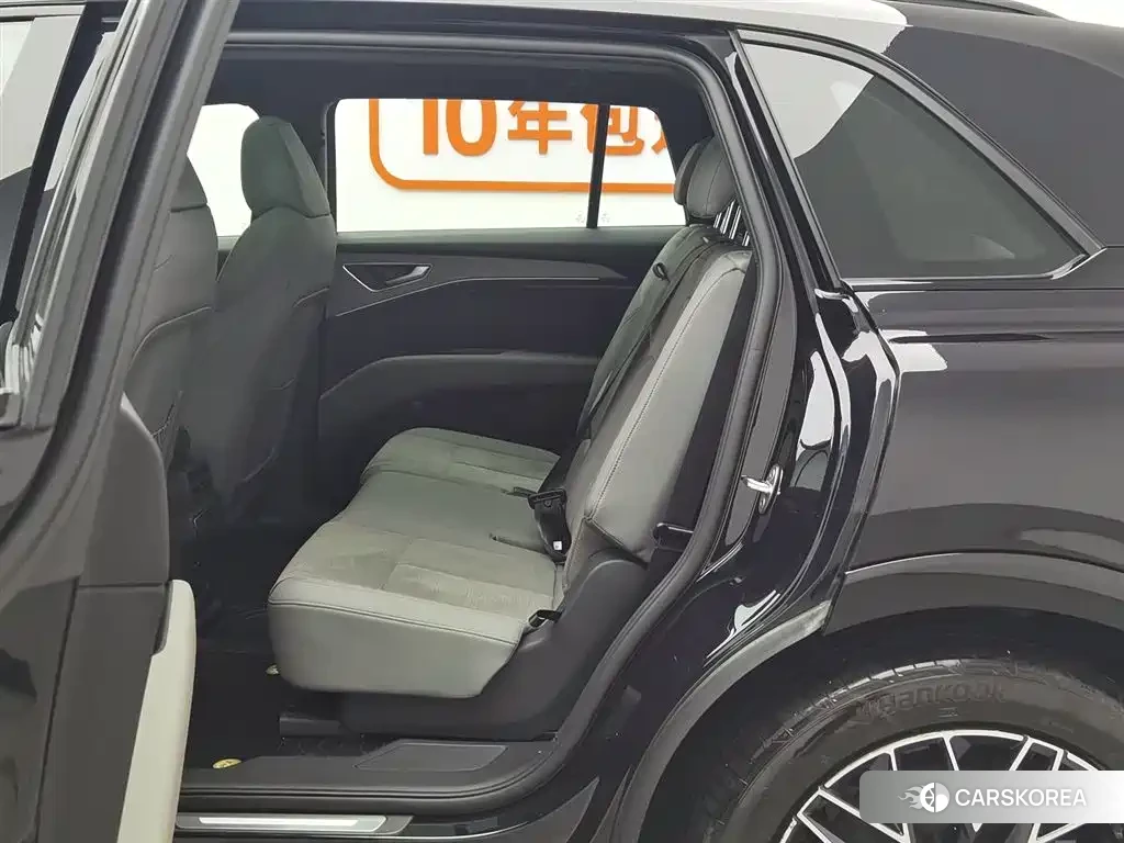 Audi Q5 e-tron id 4547556 из Китая 10