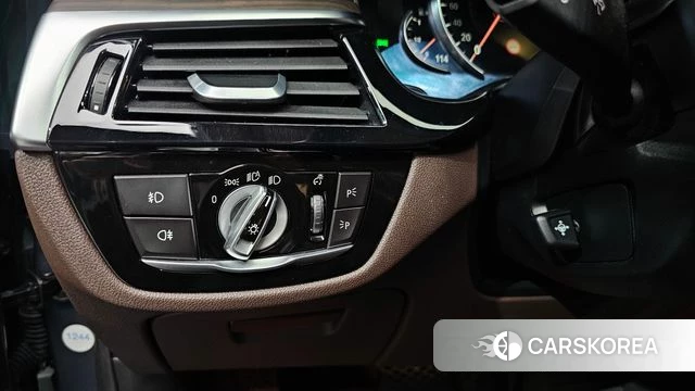 BMW 5 Series (G30) id 4233018 из Кореи 10